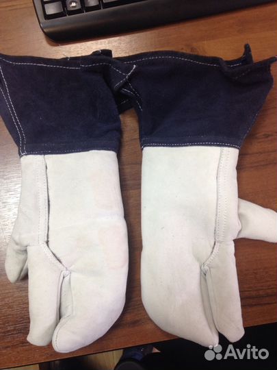 Краги спилковые, трехпалые, натуральный мех овчины