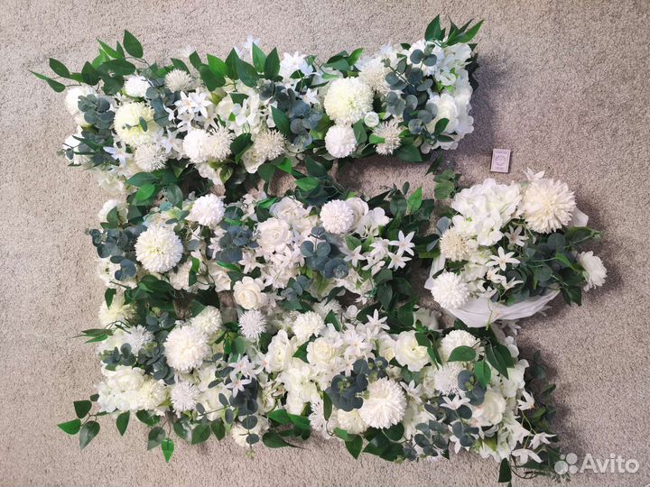 Искусственные цветы для декора праздника