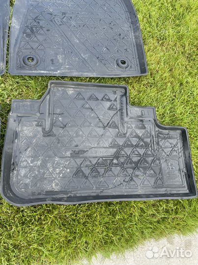 Автоковрики на Lexus RX