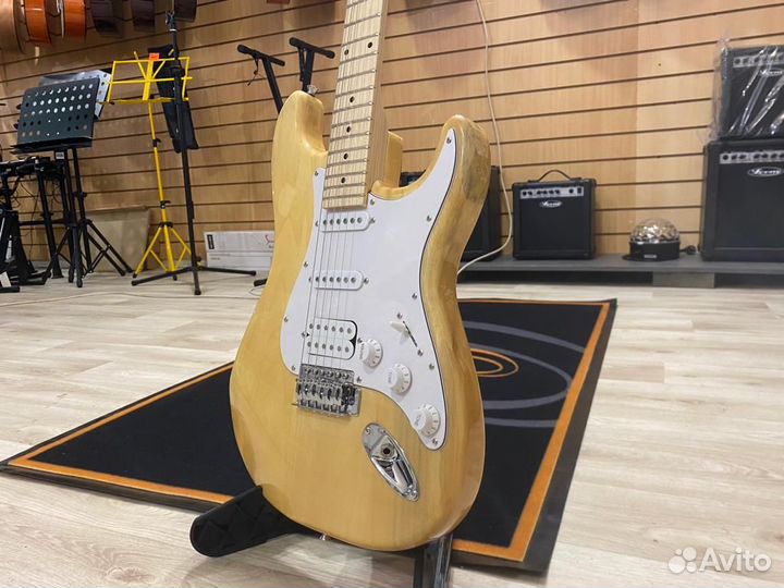 Электрогитара fabio ST200 натуральный цвет