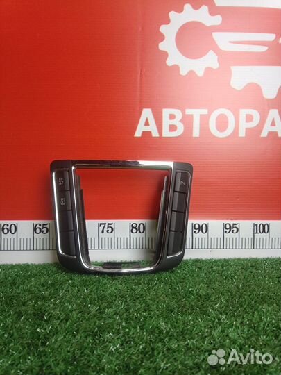 Накладка декоративная консоли Skoda Superb 2