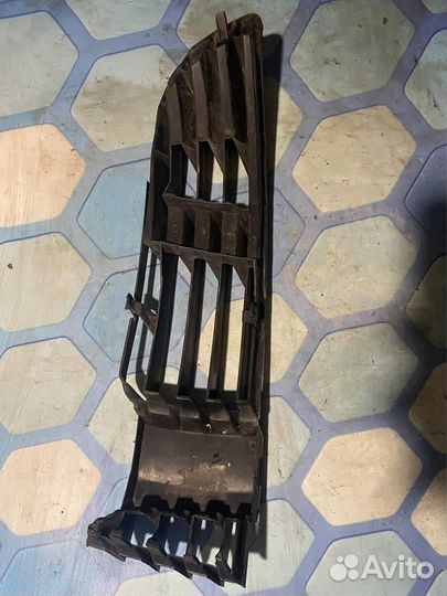 Решетка бампера левая 3B0853665F