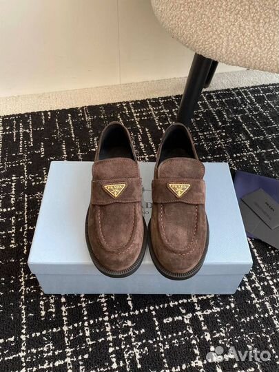 Лоферы Prada женские