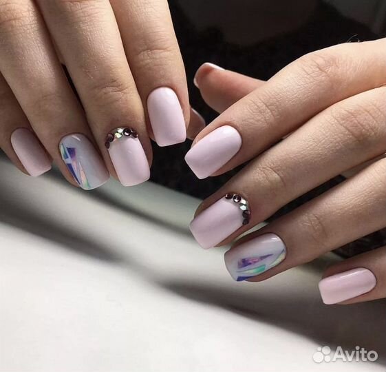 Маникюр и педикюр