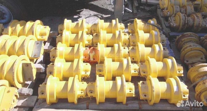 Каток поддерживающий Komatsu PC200-7 VKM3532V