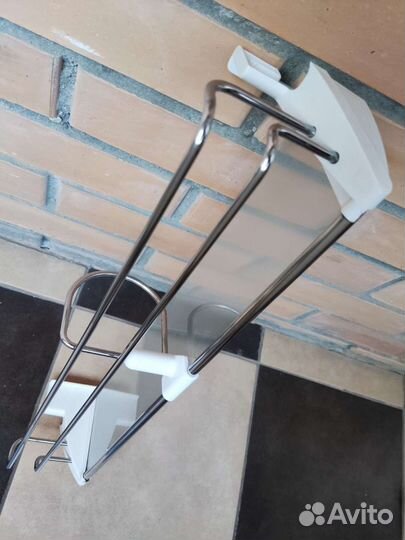 Ящики, полки, ручки холодильника Liebherr