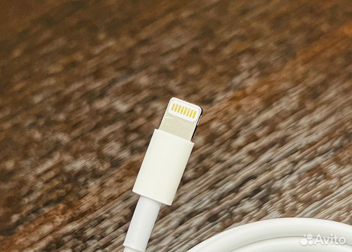 Кабель для зарядки iPhone Lightning 1 метр новый