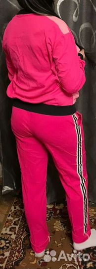 Спортивный костюм женский