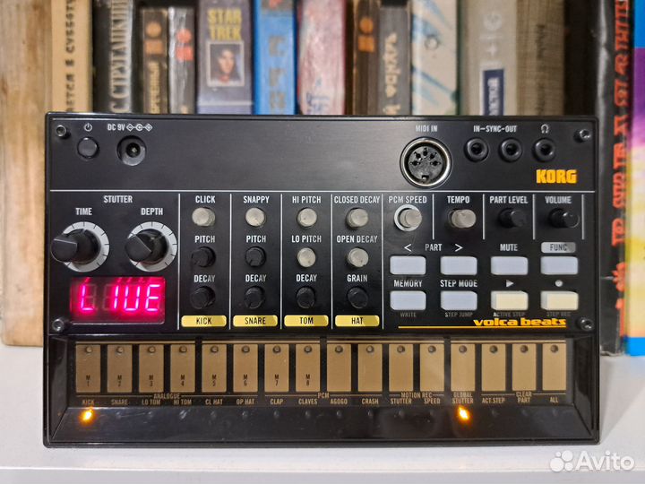 Драм-машина Korg Volca Beats