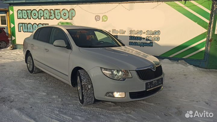 Амортизатор задний Skoda Superb 2 3C0513049BN Отличное состояние