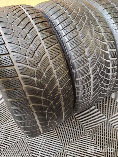 Goodyear UltraGrip Performance 275/45 R21