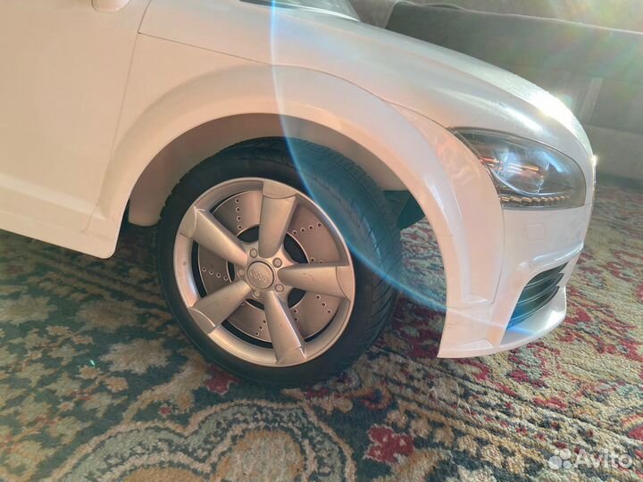 Детский электромобиль