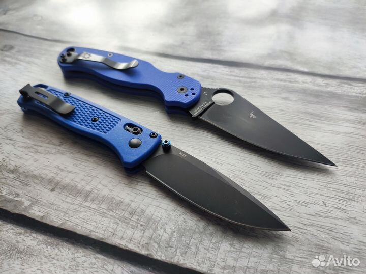Комплект складных ножей Spyderco и Benchmade