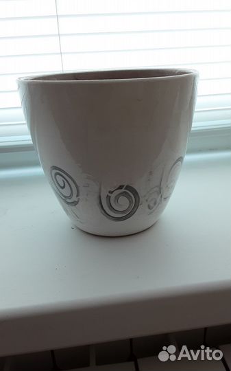 Кашпо, горшки для цветов и кронштейны