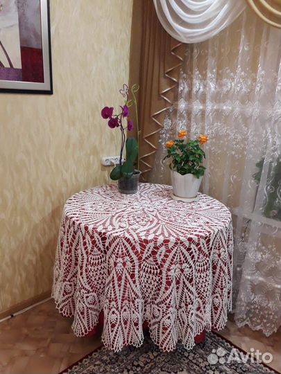 Скатерть вязанная ручной работы