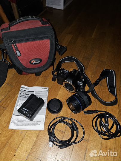 Зеркальный фотоаппарт Olympus