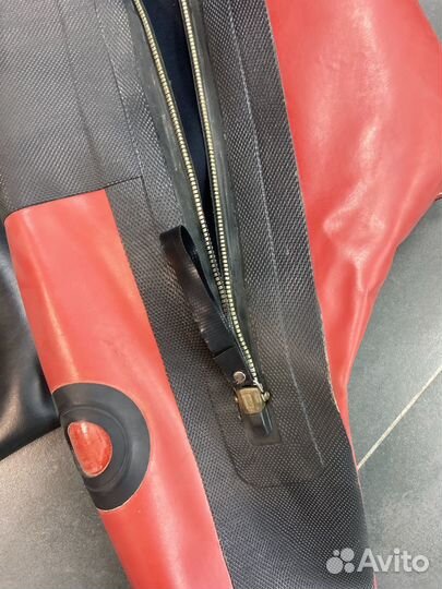 Сухой гидрокостюм для дайвинга