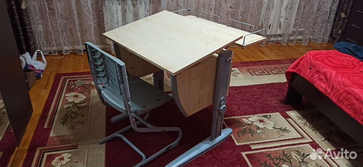 Регулируемая школьная парта