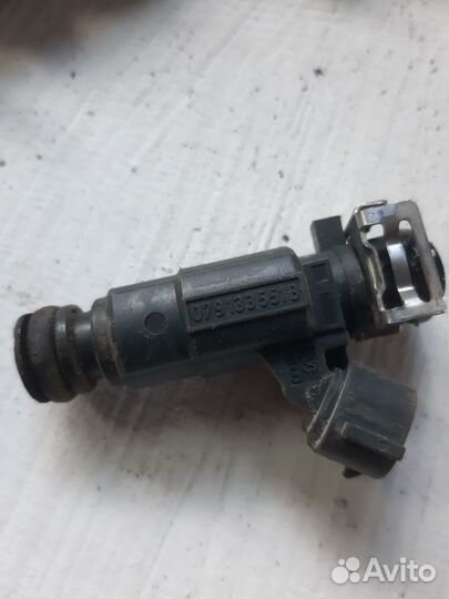 Форсунка топливная Audi A8 D3 BFM 4.2
