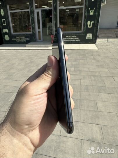 iPhone 11 Pro, 64 ГБ