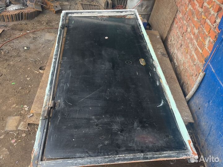 Металлическая дверь бу