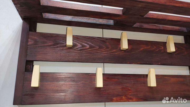 Вешалка настенная