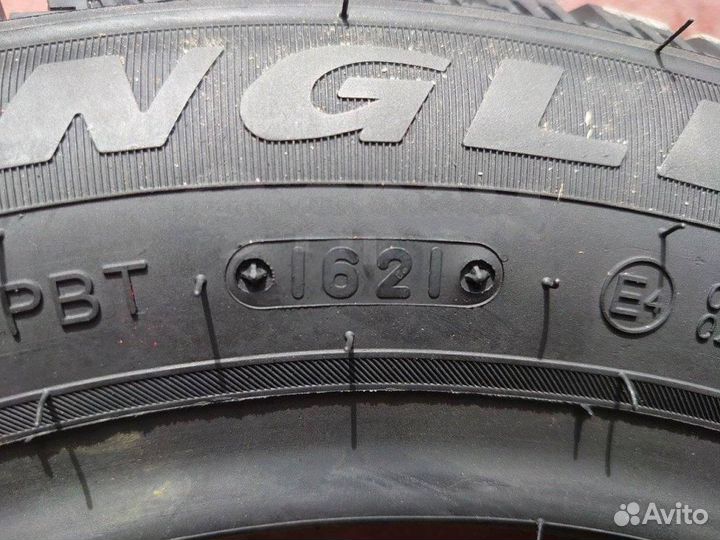 Triangle PL01 235/40 R18