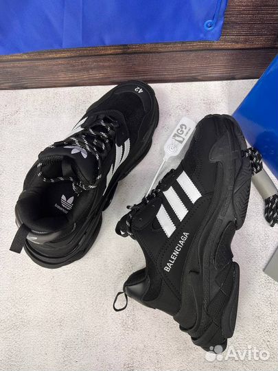 Кроссовки Balenciaga Triple S x Adidas Black