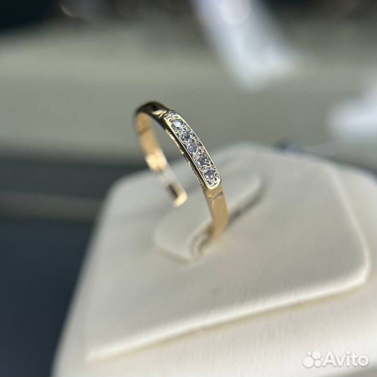 Золотое кольцо с бриллиантом 585 золото