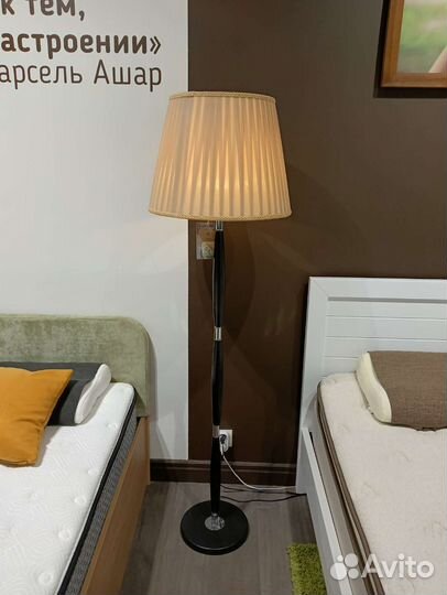 Торшер напольный с абажуром