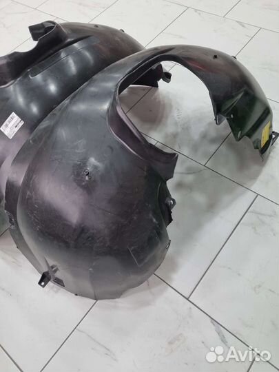 Подкрылок передний Ford Focus 2