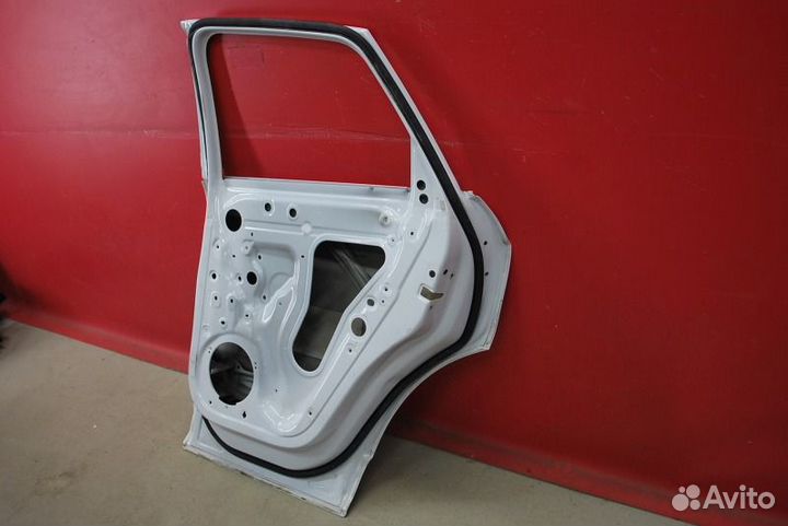 Дверь задняя правая Audi Q3