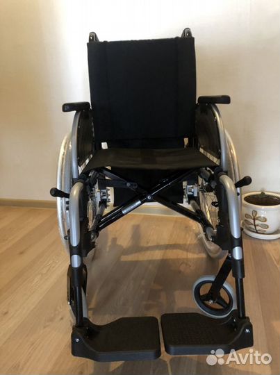 Коляска инвалидная комнатная