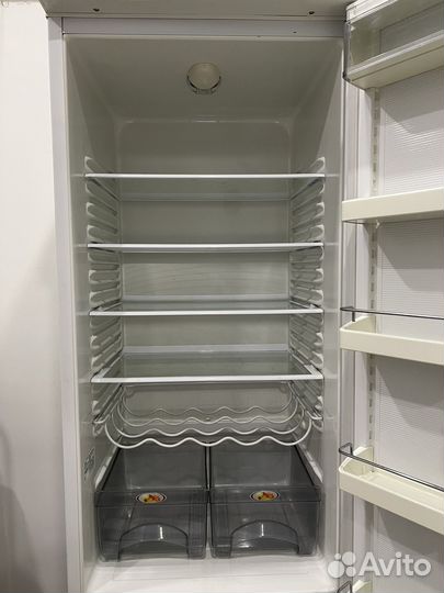 Холодильник 