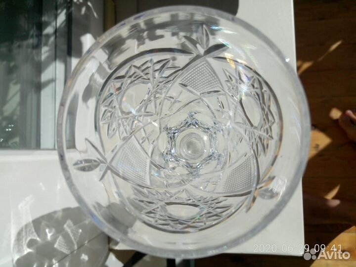 Хрустальный бокал