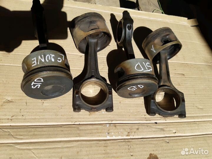 Поршень с шатуном Опель Омега А