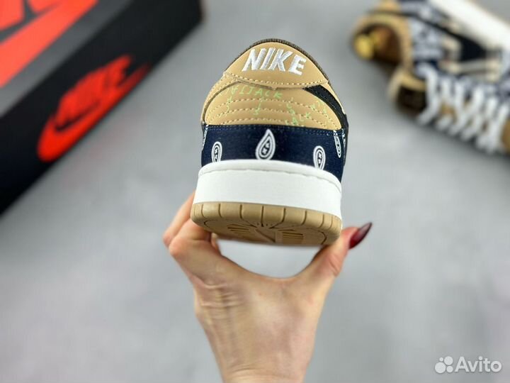 Кроссовки Nike SB Dunk Low Travis Scott