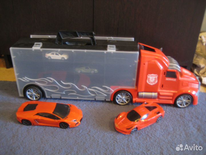 Настольная игра,кубики дер.грузовик-гараж+машинки