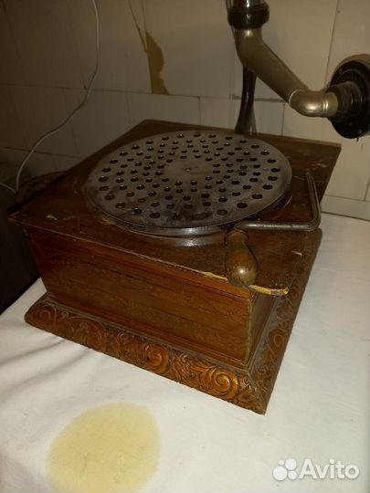 Старинный граммофон