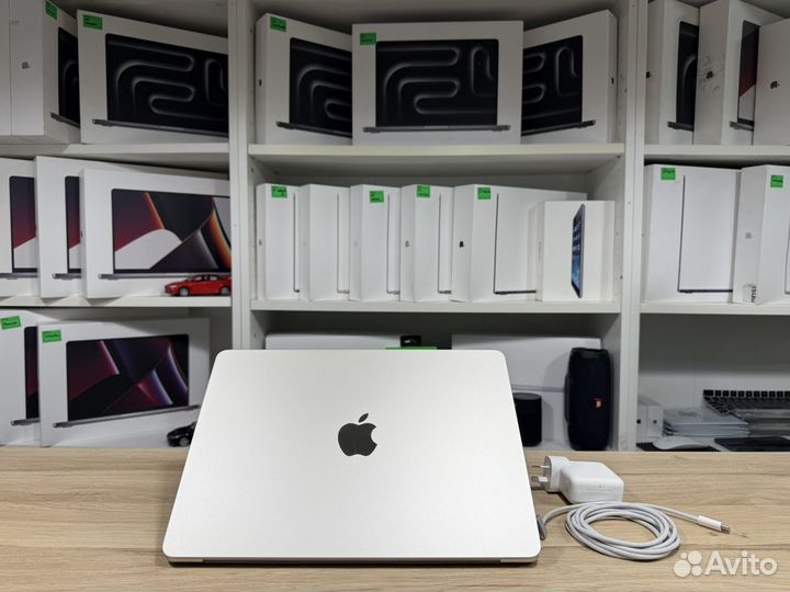 MacBook Air 13 M2 Starlight 8gb 256gb не использ
