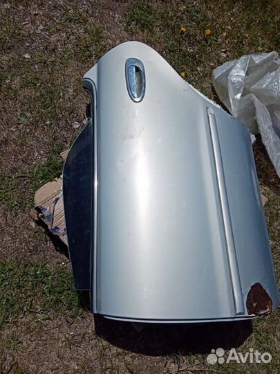 Дверь на Nissan Presea