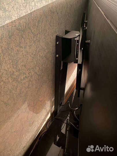 Стойка для телевизора (кронштейн)