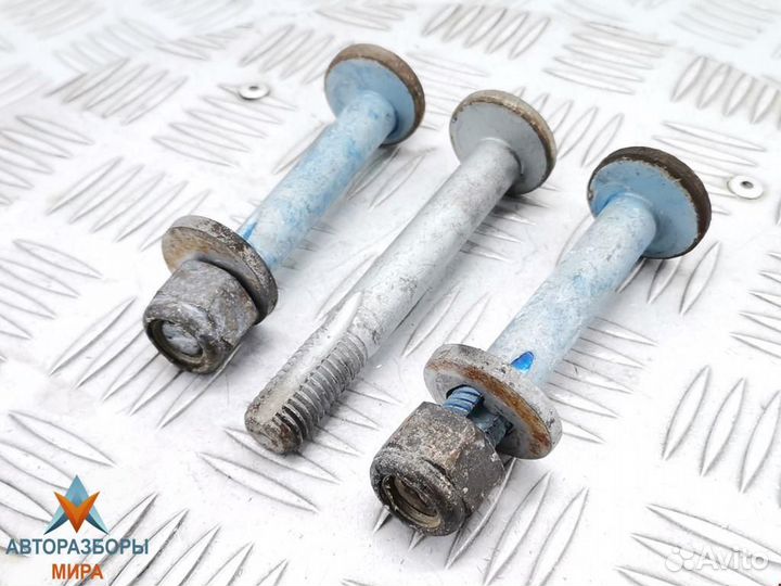 Болт Jaguar XF X250 2009