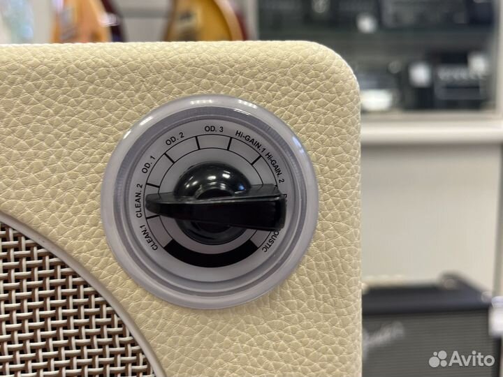 Комбоусилитель с процессором mooer dh2 15 ватт