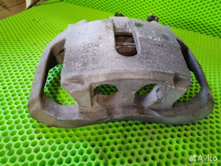 Суппорт передний правый ауди а8 д3 3.7