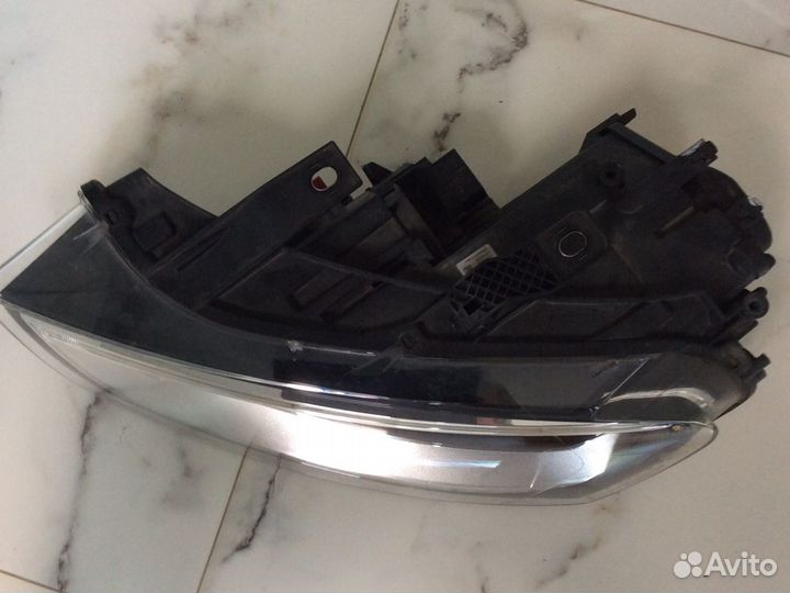 Фара на Ауди Q 3