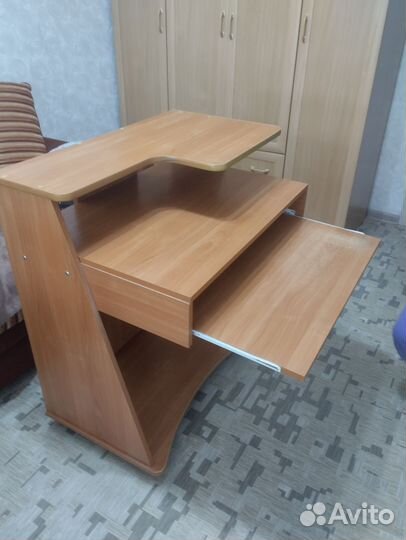 Компьютерный стол