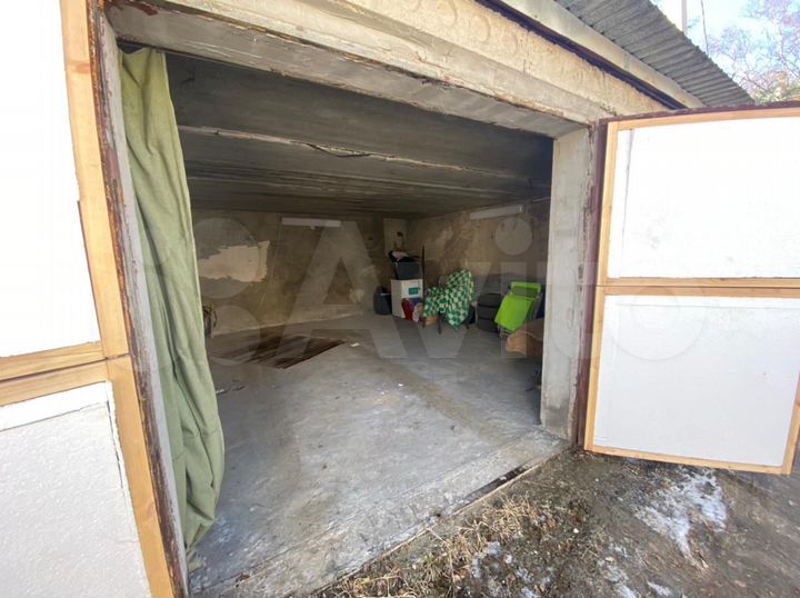 Гараж, > 30 м²