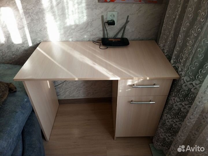 Письменный стол