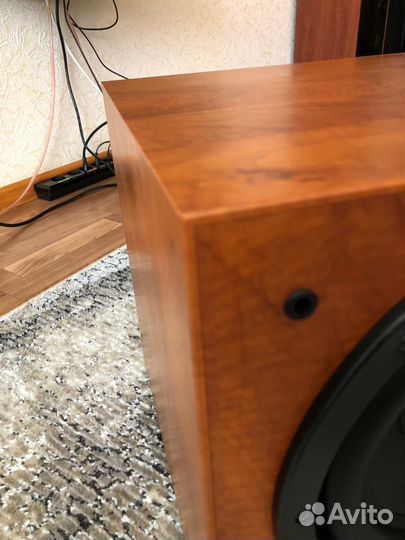 Активный сабвуфер